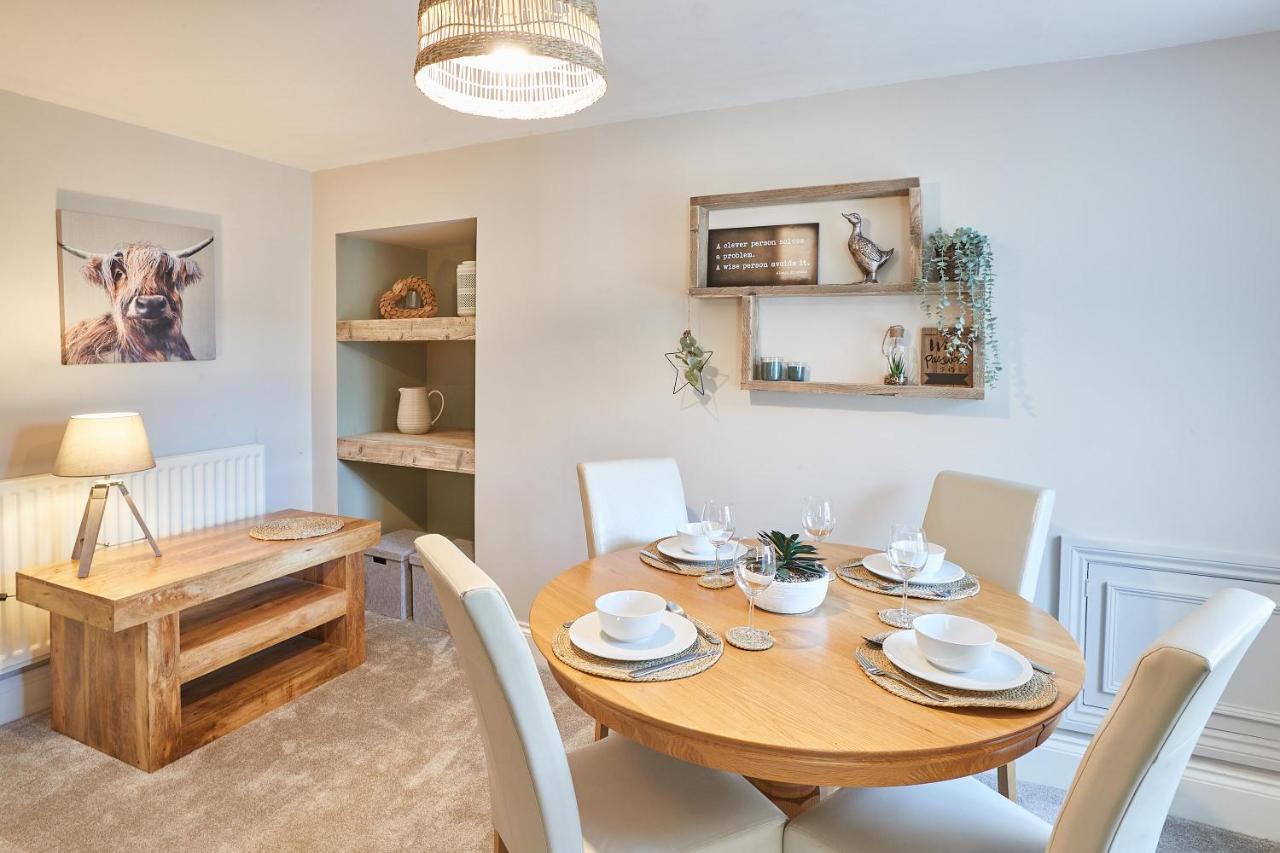Host & Stay - Sion Hall Cottage 안윅 외부 사진