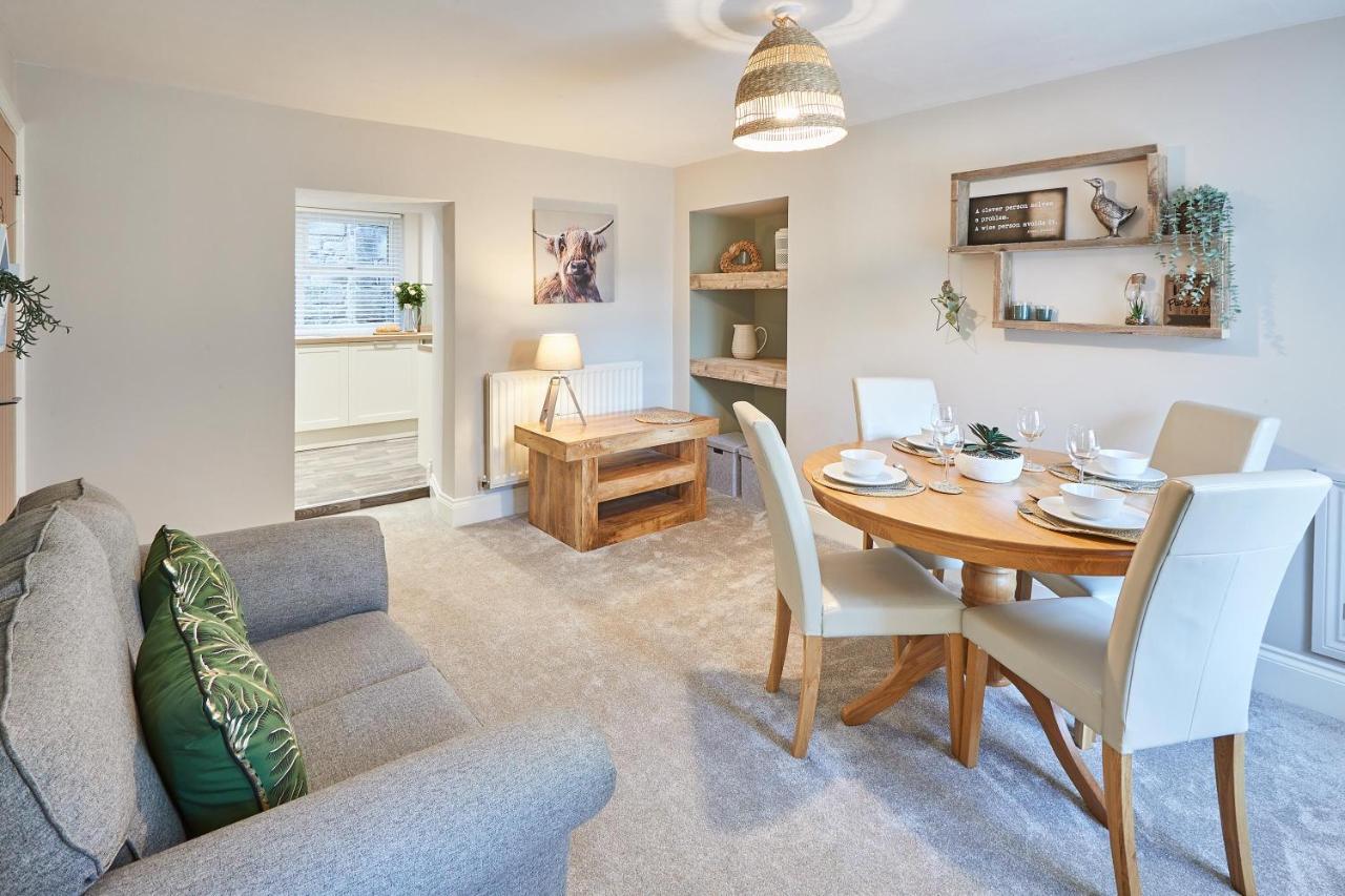Host & Stay - Sion Hall Cottage 안윅 외부 사진