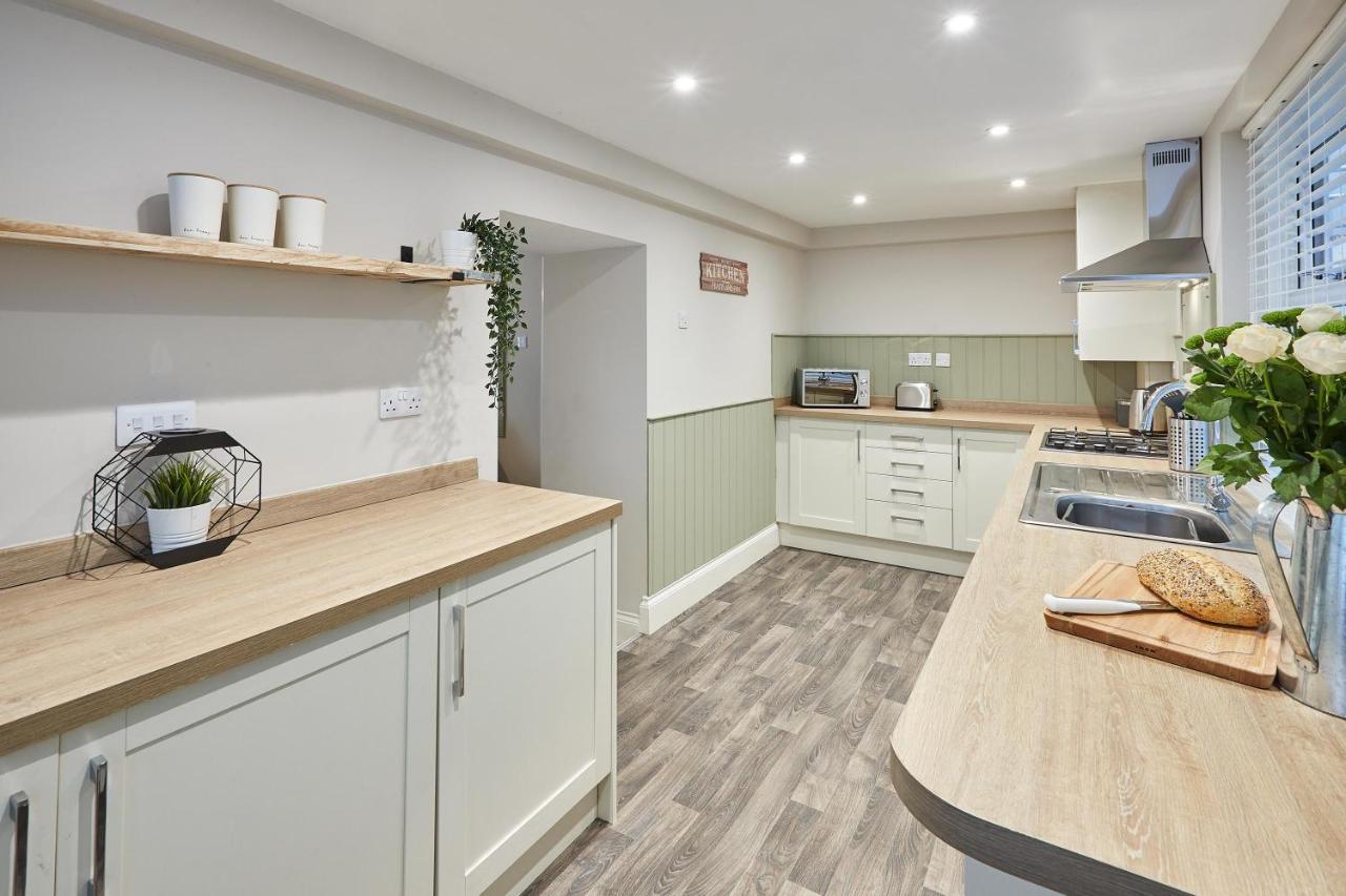 Host & Stay - Sion Hall Cottage 안윅 외부 사진